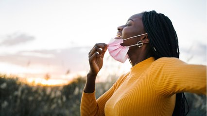 FEMME ACTUELLE - Covid-19 : bientôt la fin du port du masque en intérieur dans les lieux soumis au pass vaccinal