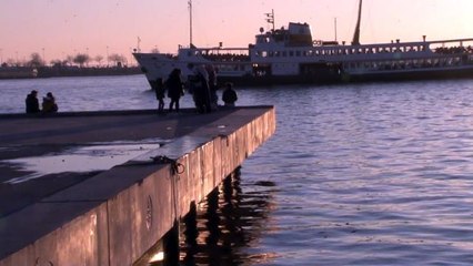 Can pazarı: Denize düşen 2 genç kız kurtarıldı