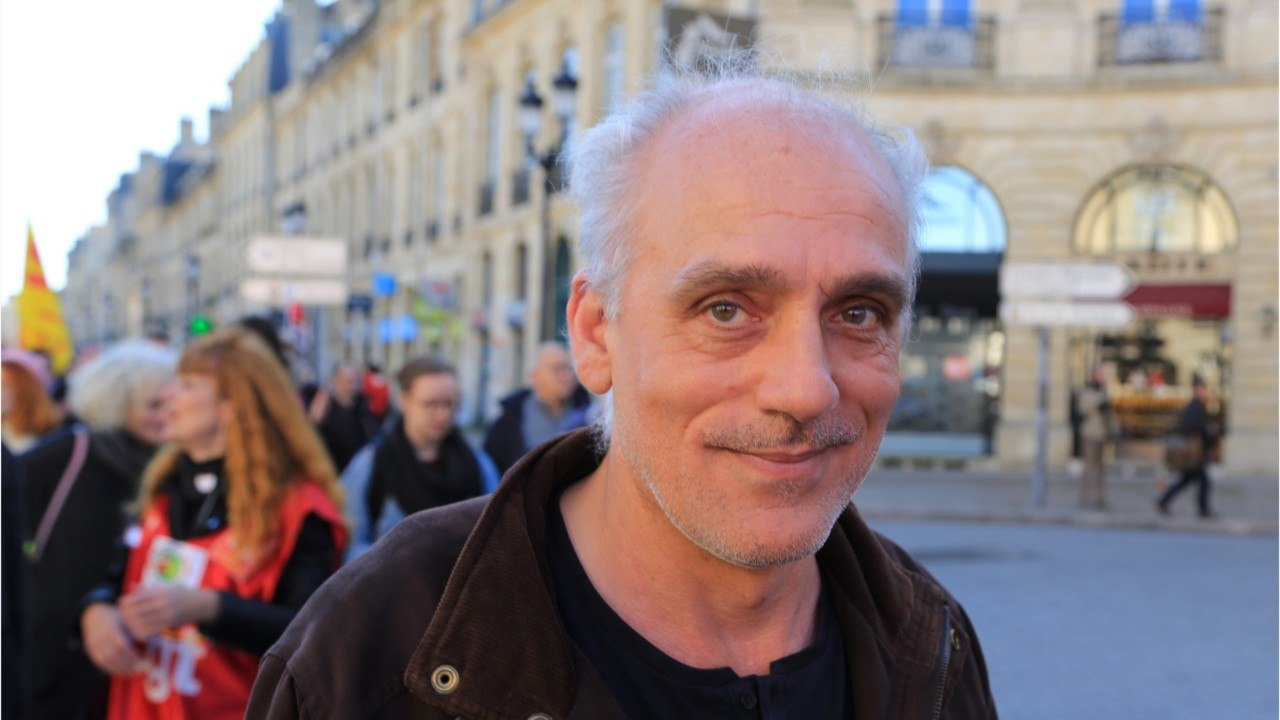 GALA VIDEO - Bruce Toussaint gêné : Philippe Poutou dévoile une information censée restée secrète…