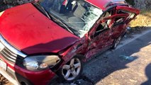 Kamyon ile otomobilin çarpışması sonucu 4 kişi yaralandı