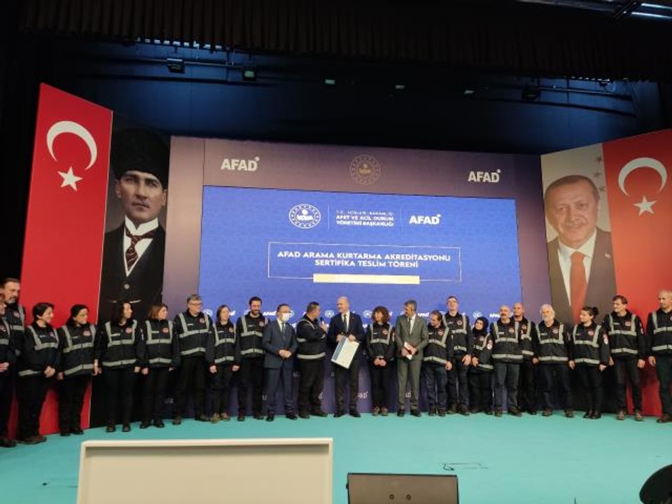 Son dakika haberi! Birçok arama kurtarma ekibinin AFAD Akreditasyon Sertifikasını Bakan Soylu verdi