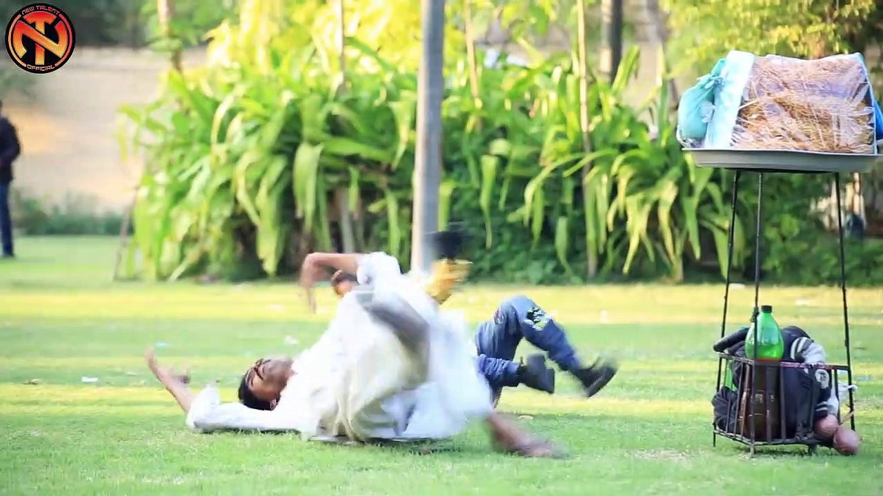 Prank lucu Tangan nya tertinggal, FUNNY PUBLIK PRANK