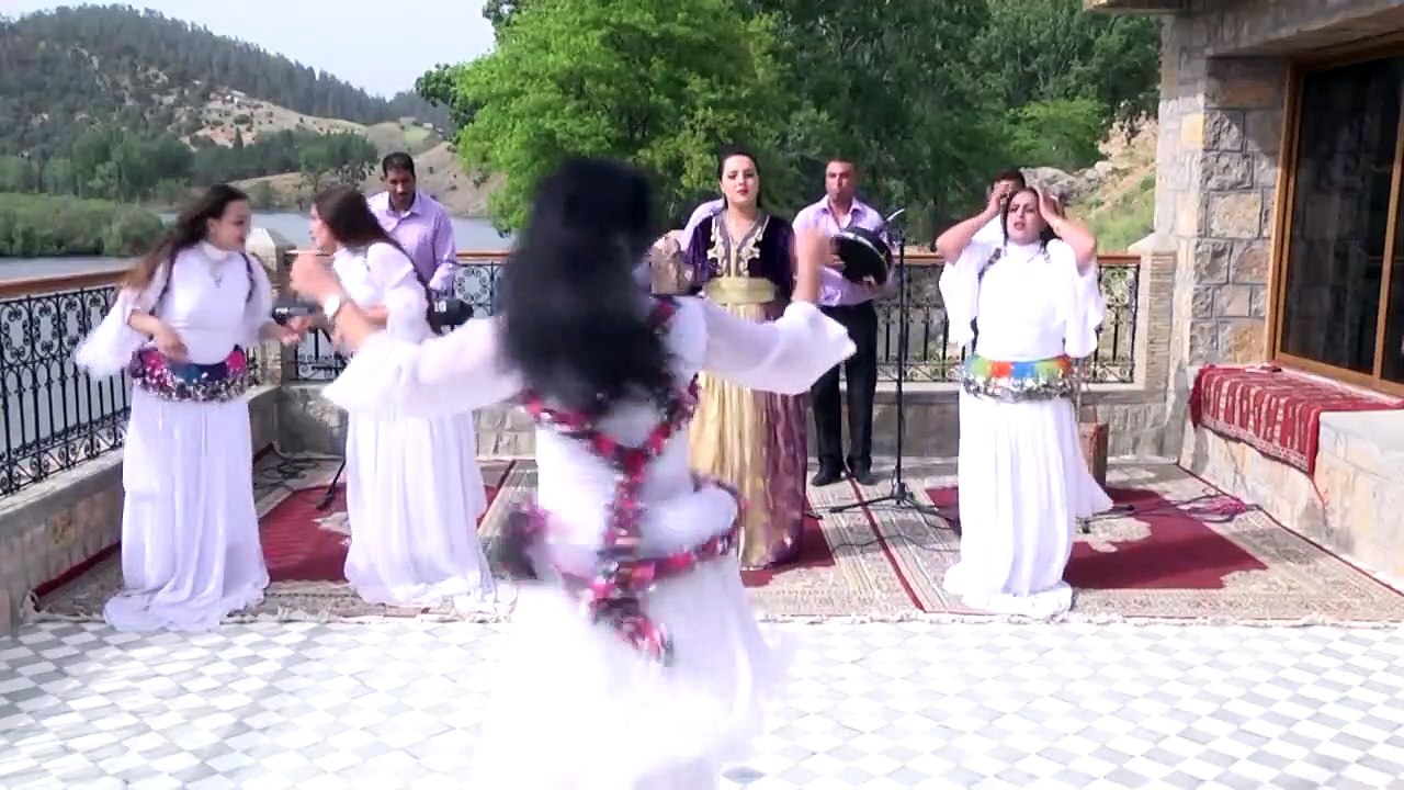 امان الحاجب مع لحسن لخنفري  في منوعات  100-100 شعبية  2021  مال الزين معدبني