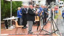 Hugh sings New Zealand national anthem at Taree Anzac Day service