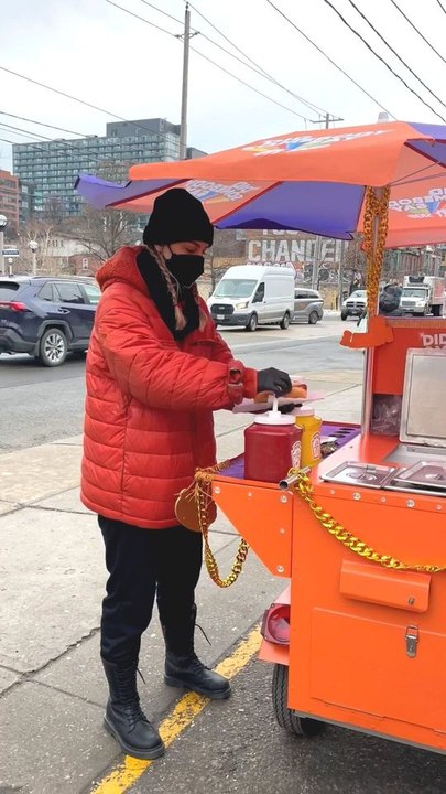 Snoop Dogg Blessed Toronto With Free Hot Dogs