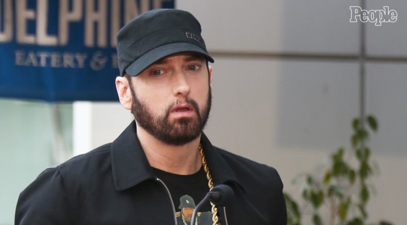 Eminem Calls Upcoming Super Bowl Performance 'N...