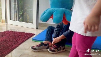 Quý tử nhà Ưng Hoàng Phúc lên đồ cực bảnh, hát Thà rằng như thế: người nối nghiệp vững chắc của bố chắc chắn là đây rồi