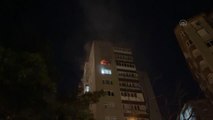 Kartal'da 11 katlı apartmanda çıkan yangın söndürüldü