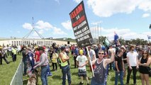 Reclaim Australia versus 'anti-racism' protesters
