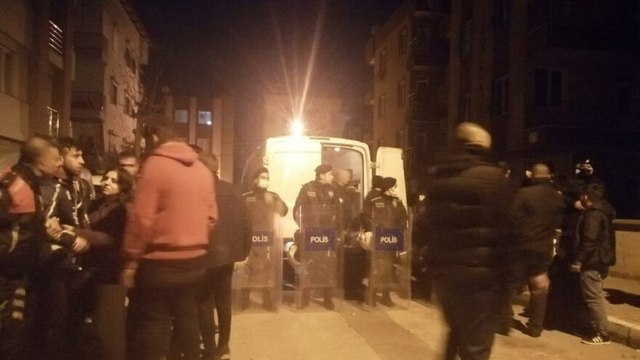 Birliktelik yaşadığı kadının oğlu ve yeğeni tarafından öldürüldü