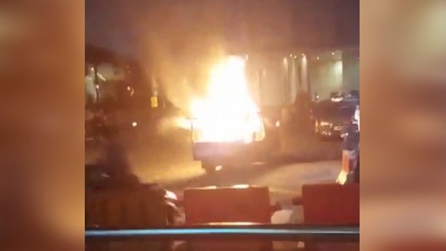Diduga Alami Kebocoran Gas 3 Kg, Mobil Penjual Tahu Bulat Ludes Terbakar