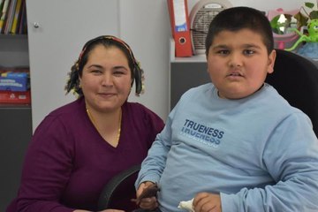 OTİZMLİ OĞUZHAN, 9 YAŞINDA İLK KEZ 'ANNE' DEDİ