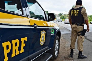 Dois homens são presos e um veículo com restrição de roubo/furto é apreendido na região de Pombal