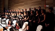 Alaşehir Türk Sanat Müziği korosu izleyenlerden tam not aldı