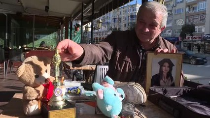 Depremde ölen diş hekiminin eşyaları acılı babanın tek tesellisi oldu