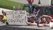 Miles de antivacunas protestan en Australia contra los mandatos de vacunación