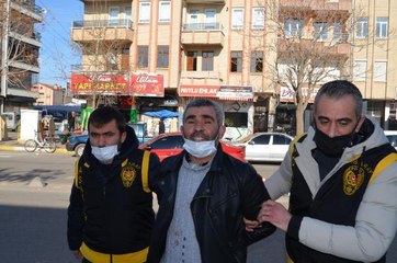 EŞİNİ VE KENDİSİNE ENGEL OLMAK İSTEYEN KIZINI BIÇAKLADI, "BEN MASUMUM" DEDİ