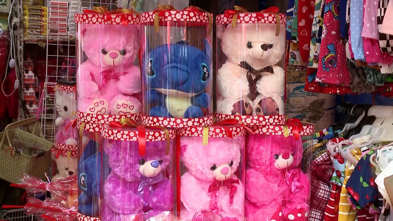 Mga panregalong swak sa budget para sa Valentine’s Day, mabenta