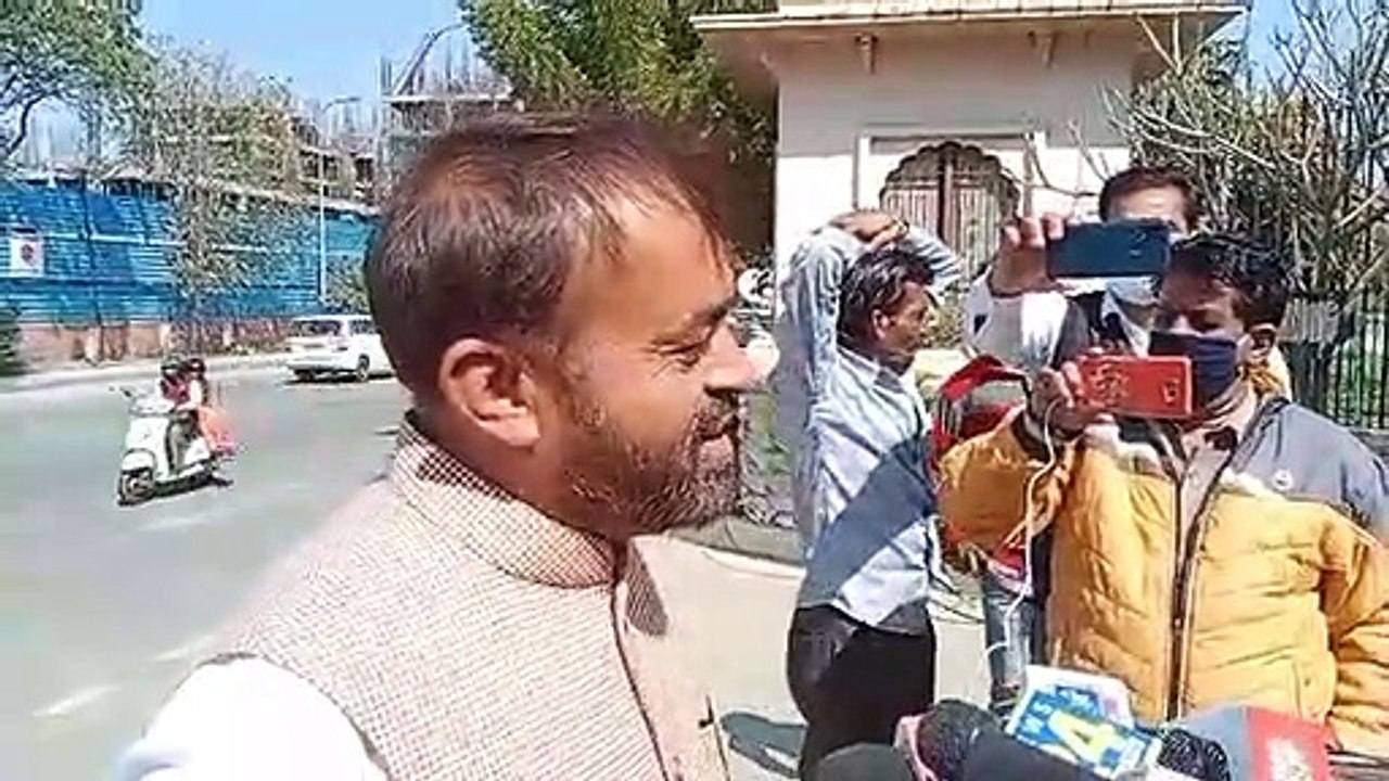 निर्दलीय विधायक और मुख्यमंत्री के सलाहकार संयम लोढ़ा ने सदन में शिक्षा मंत्री को घेरा