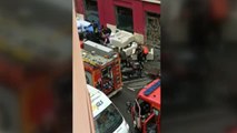 Dos personas saltan al vacío acorraladas por las llamas en el incendio de un hotel en Barcelona