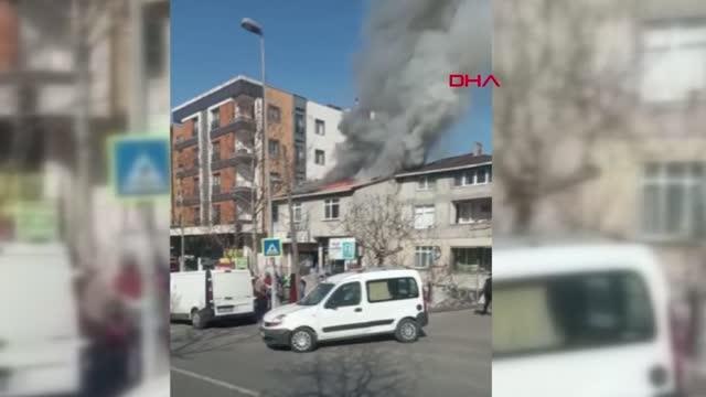 SANCAKTEPE'DE İZOLASYON ÇALIŞMASINDA ÇATI YANDI