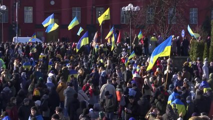 Putin fala ao telefone com Biden e Macron