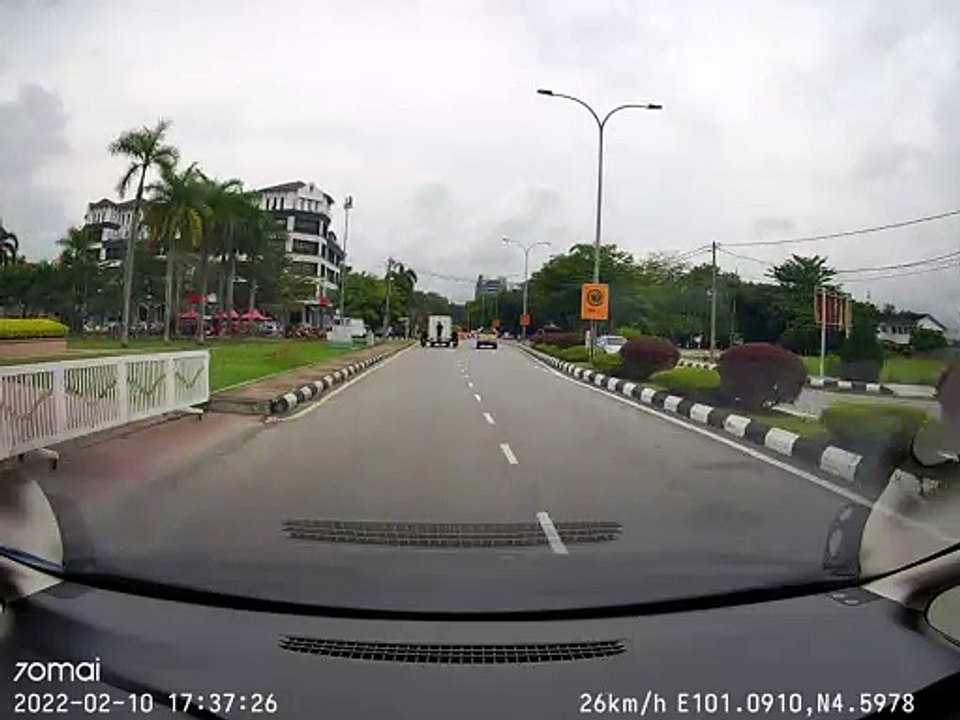 Lorry Pushed by Motorbikes