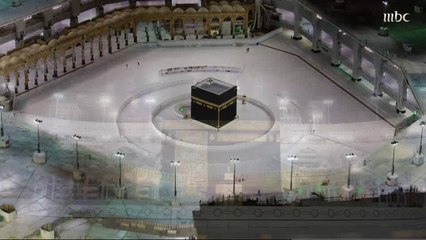 في مثل هذا اليوم قبل عامين تداول رواد مواقع التواصل صور خلو صحن الطواف من المصلين في المسجد الحرام