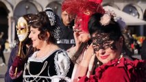 Le maschere invadono Venezia per il Carnevale del futuro