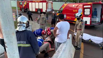 Grande aparato de socorro é mobilizado em atendimento à colisão na Rua Jacarezinho