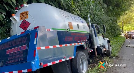 tn7-Choque de camion contra paredon deja dos heridos-120222