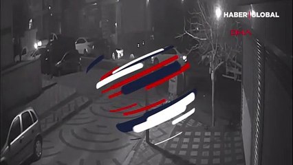 Bağcılar'da minibüsün çarptığı çöp konteyneri başka bir araca çarptı