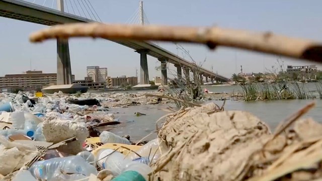 بسبب التلوث البلاستيكي.. تحذيرات من أزمات بيئية مدمرة للمحيطات