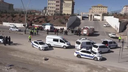 ŞANLIURFA - Midibüs ile pikap çarpıştı, 1 kişi öldü, 3 kişi yaralandı