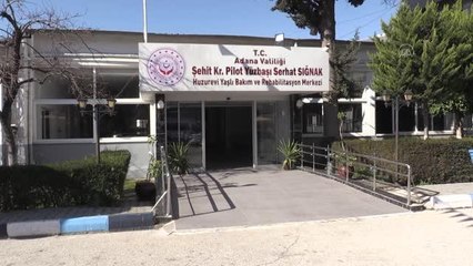 46 yıllık evli çift, mutluluklarını huzurevinde de sürdürüyor