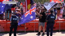 ویدئوی آغوش و دستبند پلیس استرالیا؛ تظاهرات هزاران نفری ضدواکسیناسیون در کانبرا