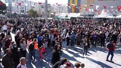 Karadenizliler buluşmasında 1 ton hamsi dağıtıldı