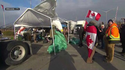 Canada, via i camion dal confine, ma le proteste si intensificano
