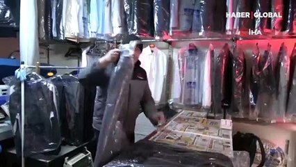 40 yıldır bu işi yapıyor: Ceket ve montların cebinde 400 bin liralık para ve altın buldu