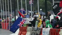 شاهد: إعصار دوفي ومكبرات الصوت يفشلان في إجبار متظاهري نيوزيلندا الرافضين للتطعيم في فض اعتصامهم