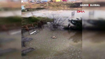 Trabzon'da boru patladı, öğrenci yurdu su altına kaldı