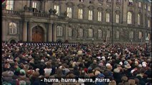 Se det historiske øjeblik, hvor en rørt Dronning Margrethe udråbes til regent | 1972 | Danmarks Radio