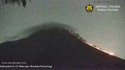 Detik-Detik Gunung Merapi Kembali Luncurkan Guguran Lava Pijar