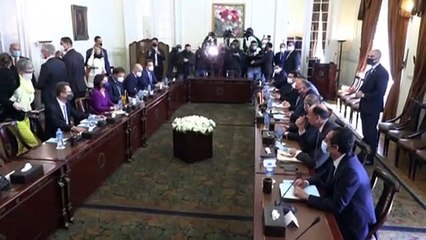 Американские и европейские дипломаты покидают Киев