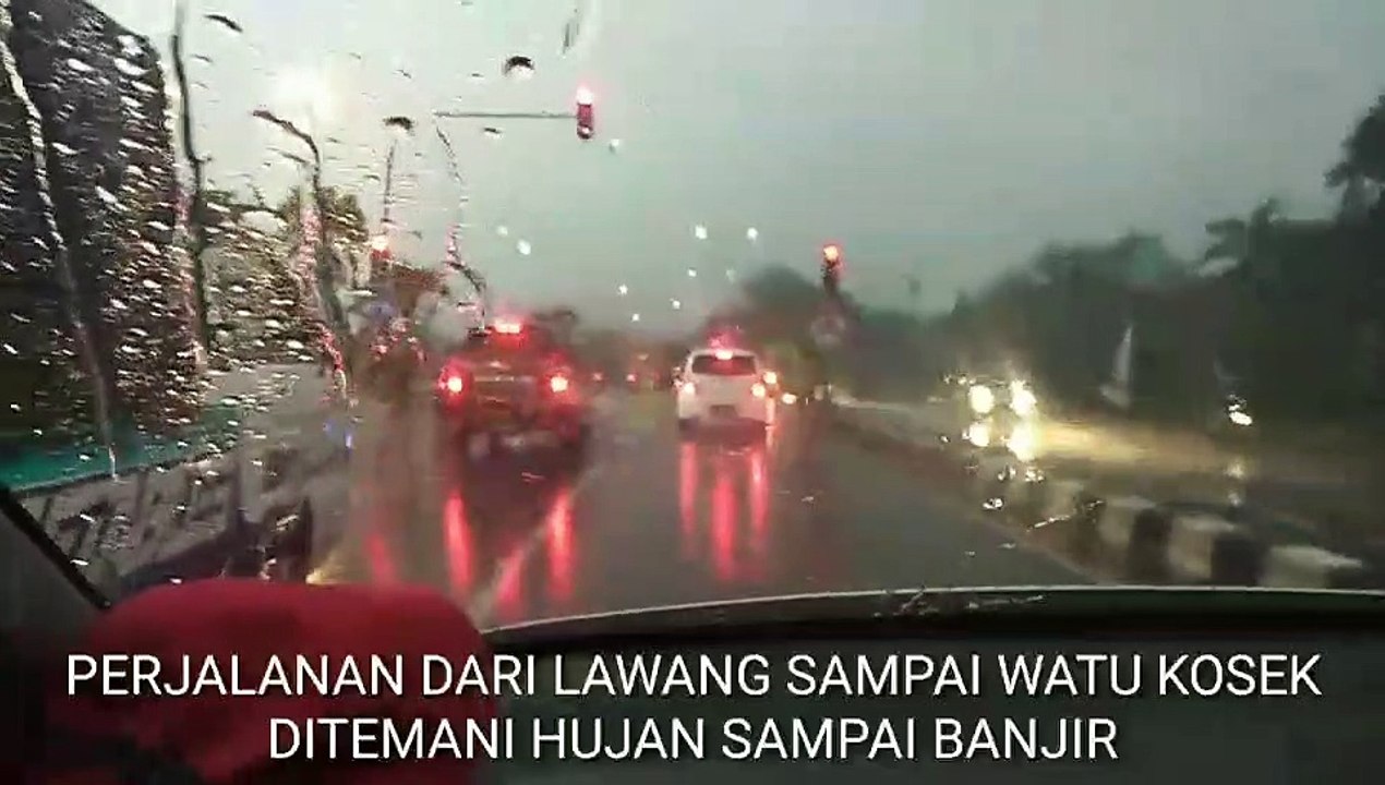 Perjalanan Sore Sampai Malam Menembus Hujan Lebat Dan Banjir