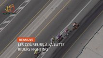 #TourofOman - Les coureurs à la lutte / Riders fighting - Étape 4 / Stage 4