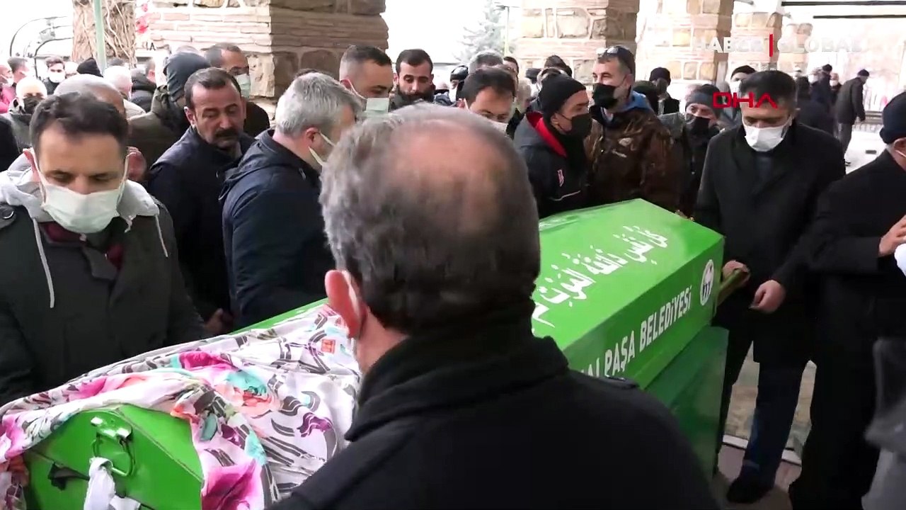 Bursa'da polis memuru eski eşinin öldürdüğü Yasemin öğretmen toprağa verildi