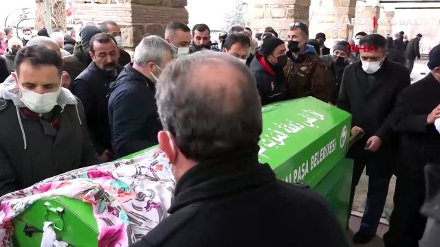 Bursa'da polis memuru eski eşinin öldürdüğü Yasemin öğretmen toprağa verildi