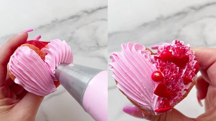 'Cake artist shares BRILLIANT hack to prepare heart-shaped cupcakes in standard muffin tin '