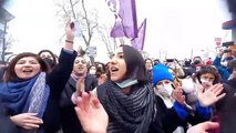 Kadınlar, zamları tencere tavaya vurarak protesto etti